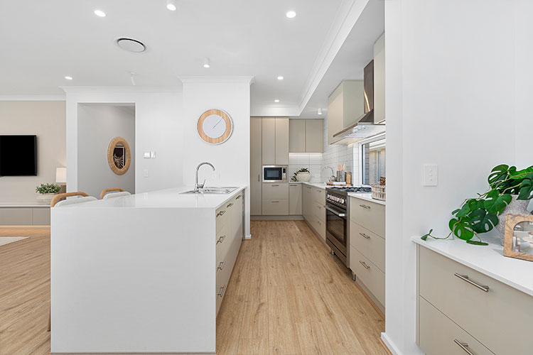 Lot21-SimondsH-Olivine23-5